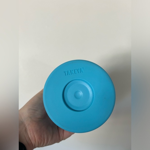 Takeya Actives 32 oz Insulated Water Hydration Bottle Drink Tumbler Malibu Blue - Picture 3 of 6